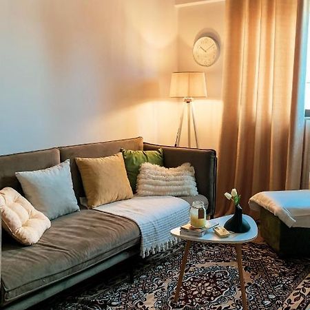 Entire Serviced Apartment With A Beautiful View Tirana Zewnętrze zdjęcie