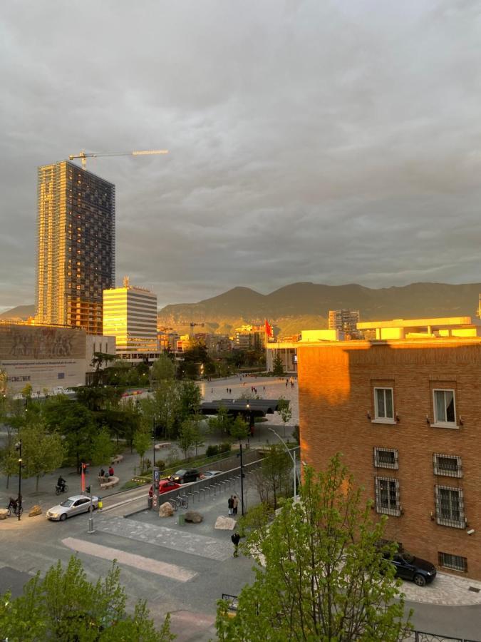 Entire Serviced Apartment With A Beautiful View Tirana Zewnętrze zdjęcie
