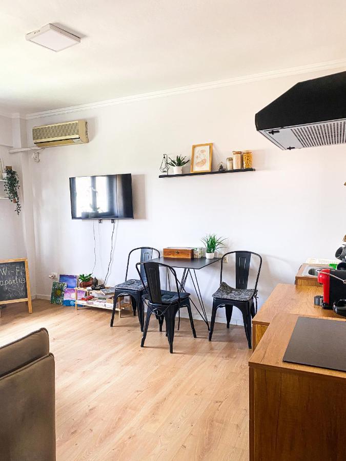 Entire Serviced Apartment With A Beautiful View Tirana Zewnętrze zdjęcie