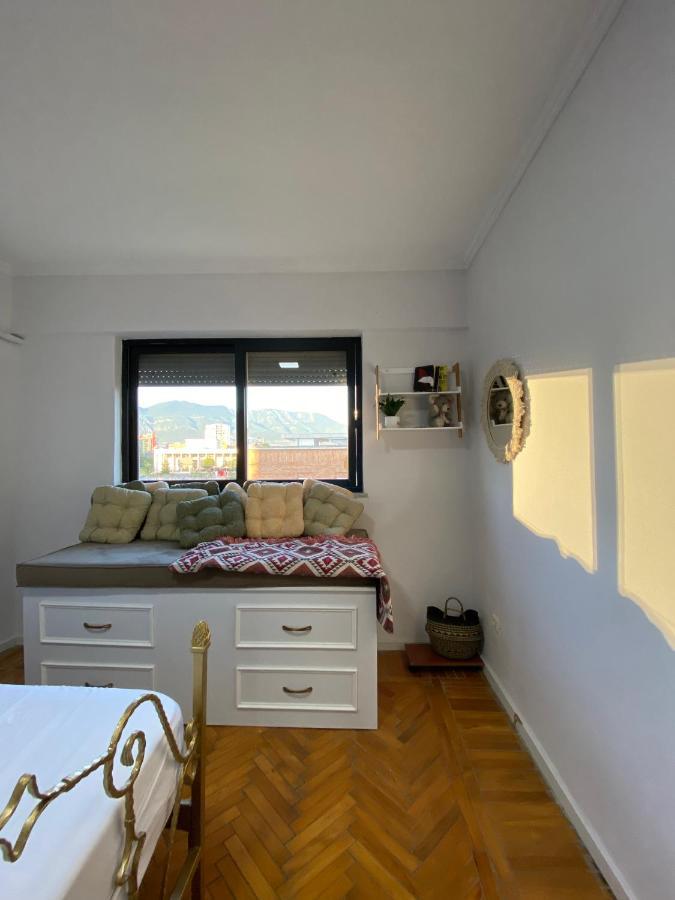 Entire Serviced Apartment With A Beautiful View Tirana Zewnętrze zdjęcie