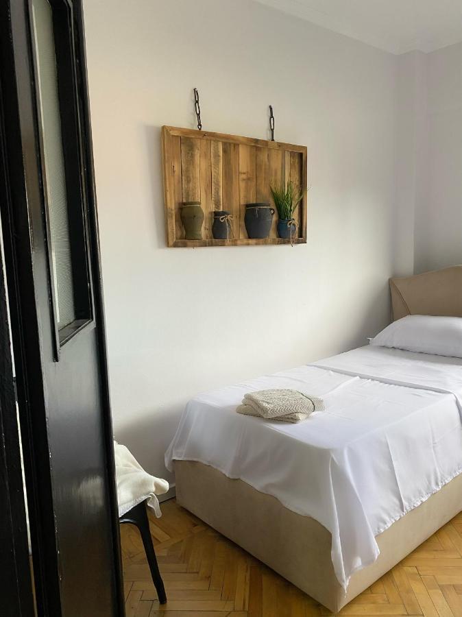 Entire Serviced Apartment With A Beautiful View Tirana Zewnętrze zdjęcie